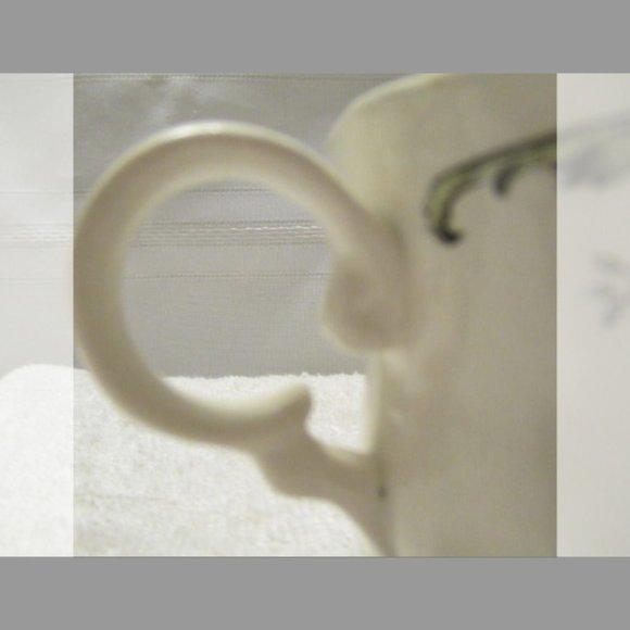 Lot of 7 Rare Shell Pattern Hankook Multi Color On White Folk Floral Coffee Cups - Picture 7 of 13